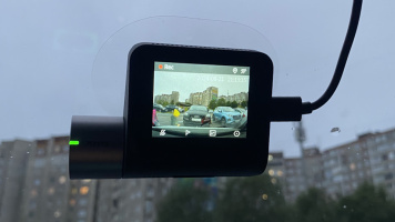 Видео регистратор на Lada Гранта