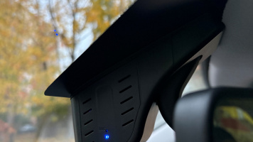 Установка и обзор на оригинальный видеорегистратор Geely